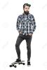 rbu-confiant-avec-casquette-de-baseball-debout-sur-planche-%C3%A0-roulettes-regardant-vers-le-ba.jpg