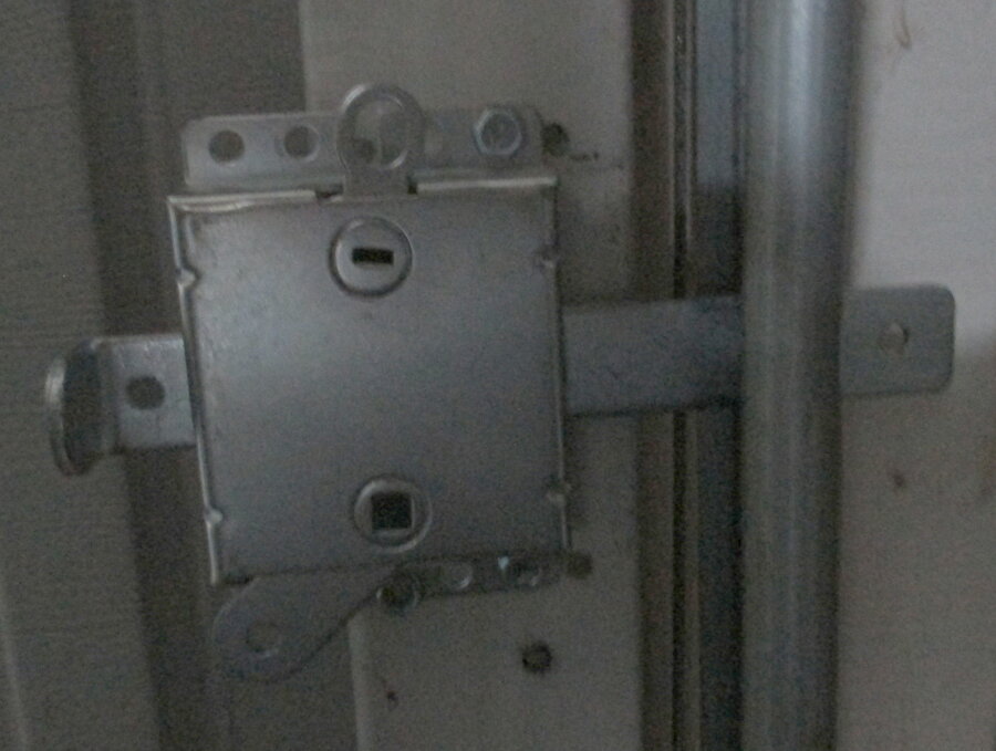 garage door lock, right side.JPG